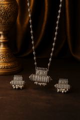 Contemporary Square Shape necklace set