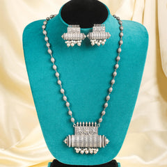Contemporary Square Shape necklace set