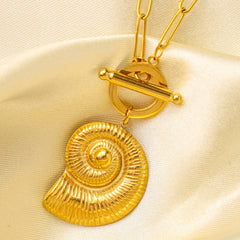 Sea shell pendent with Chunky Chain