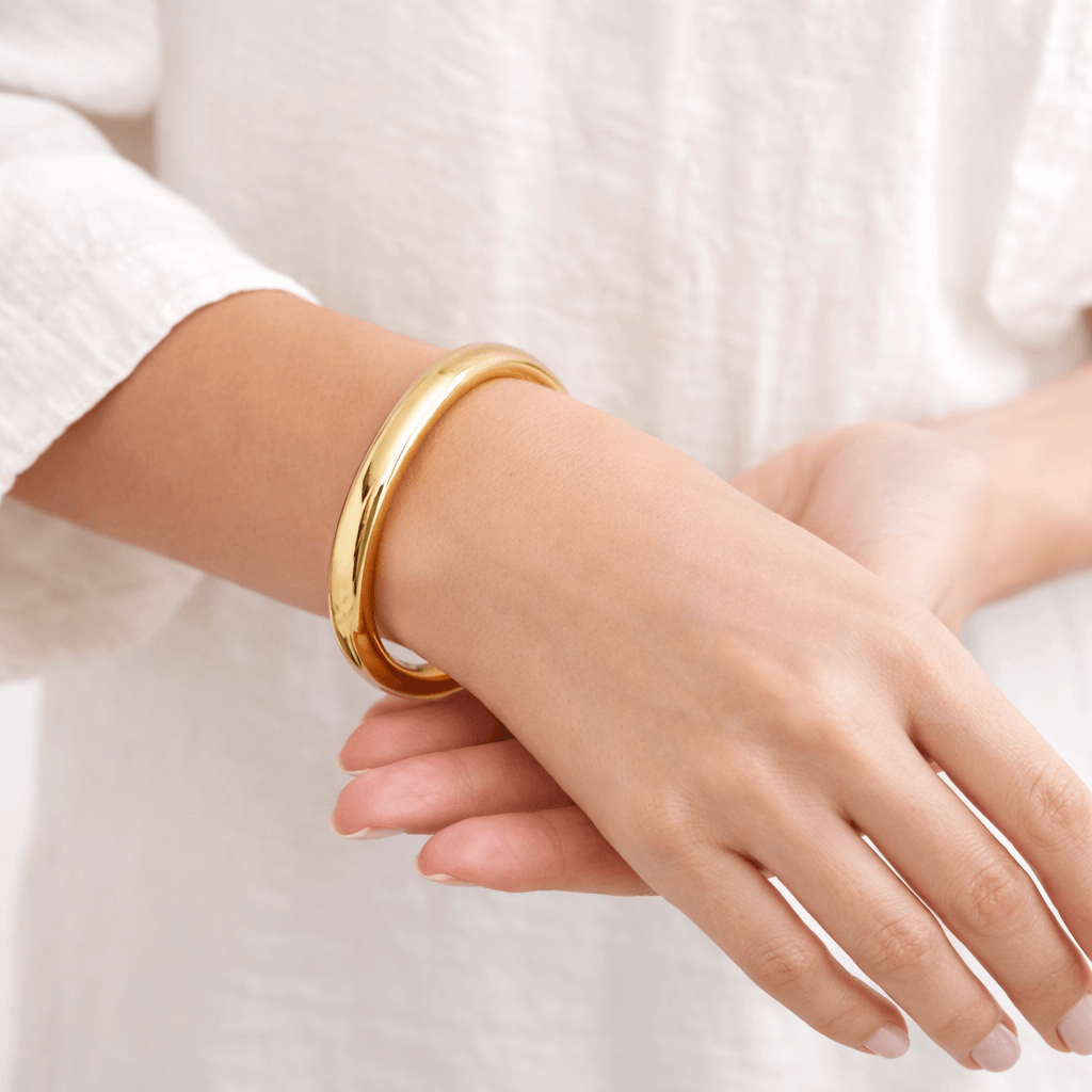 Sleek Polished Gold Bracelet Kada