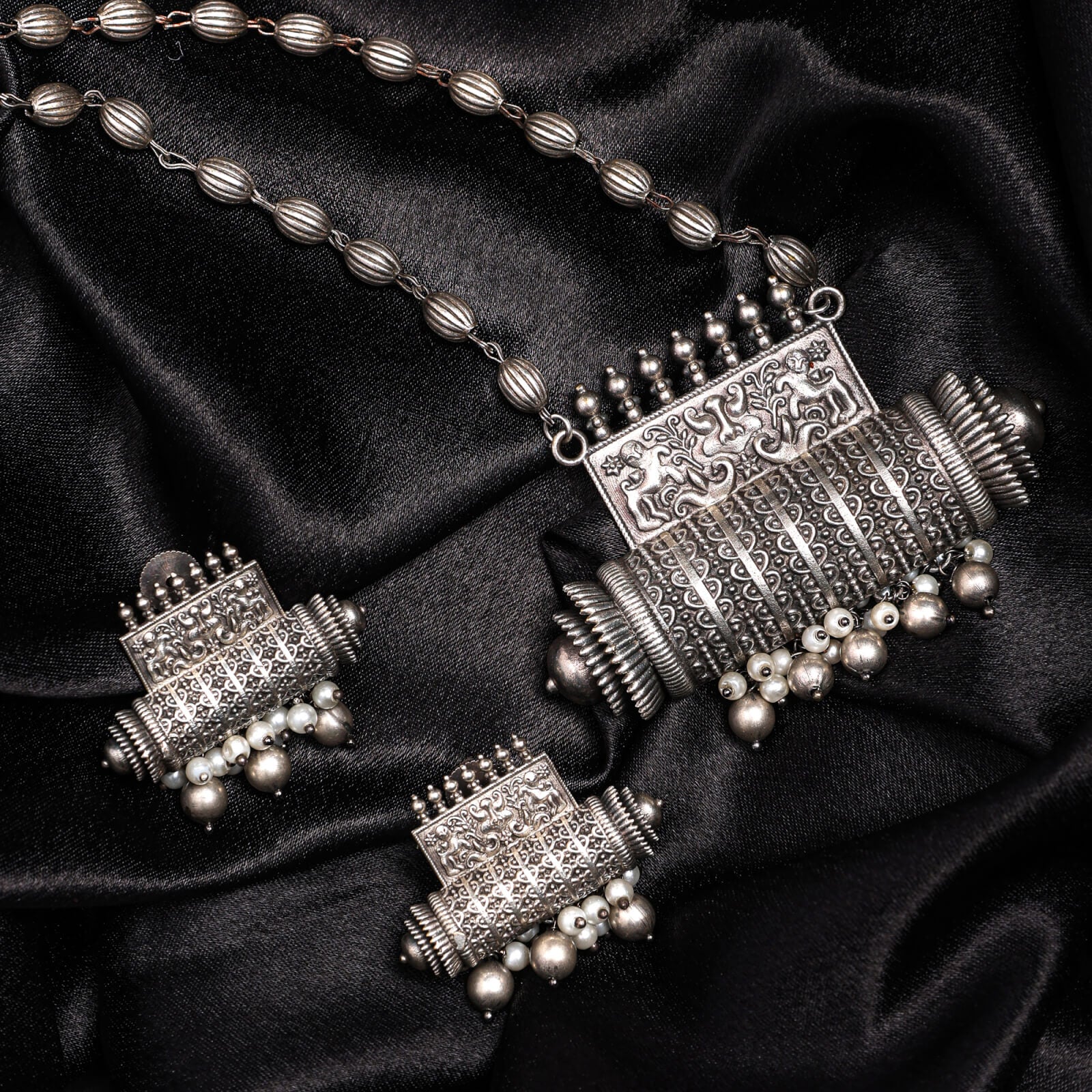 Contemporary Square Shape  necklace set