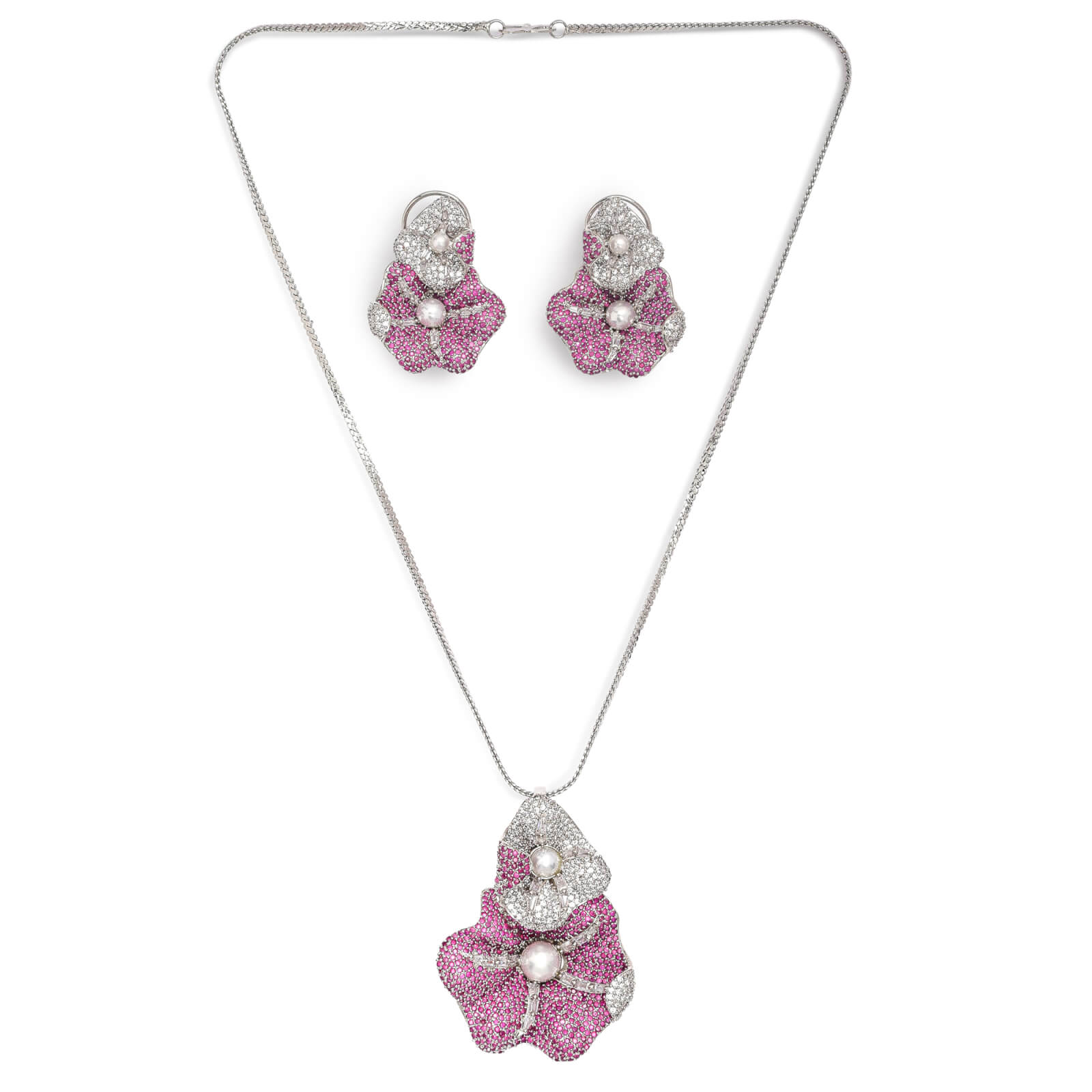 Blossom Diamond Pendent Set