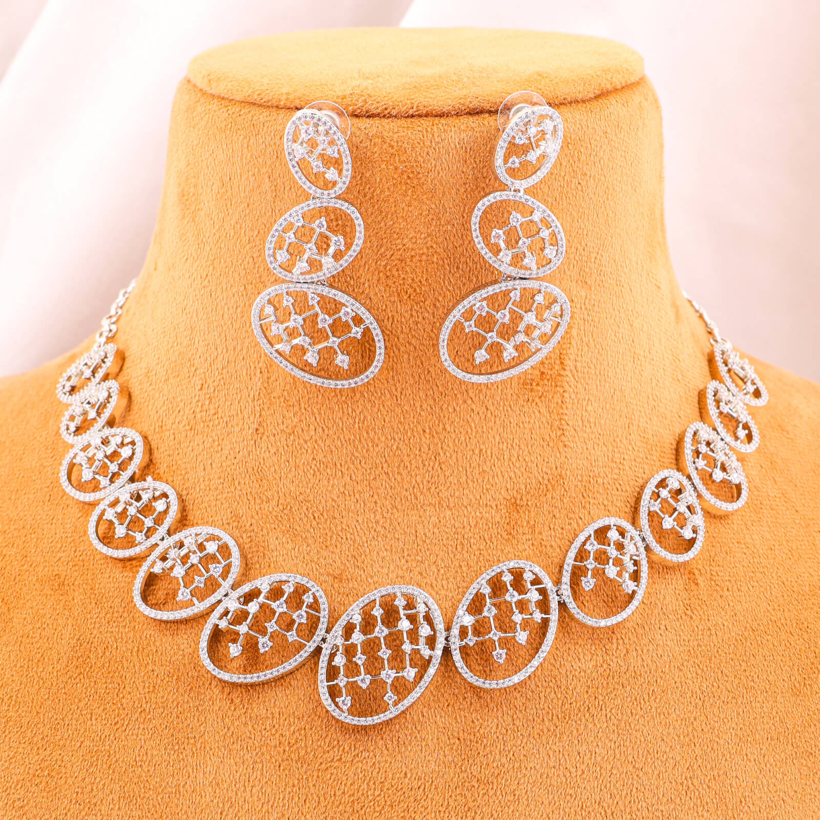 Contemporary American diamond necklace set