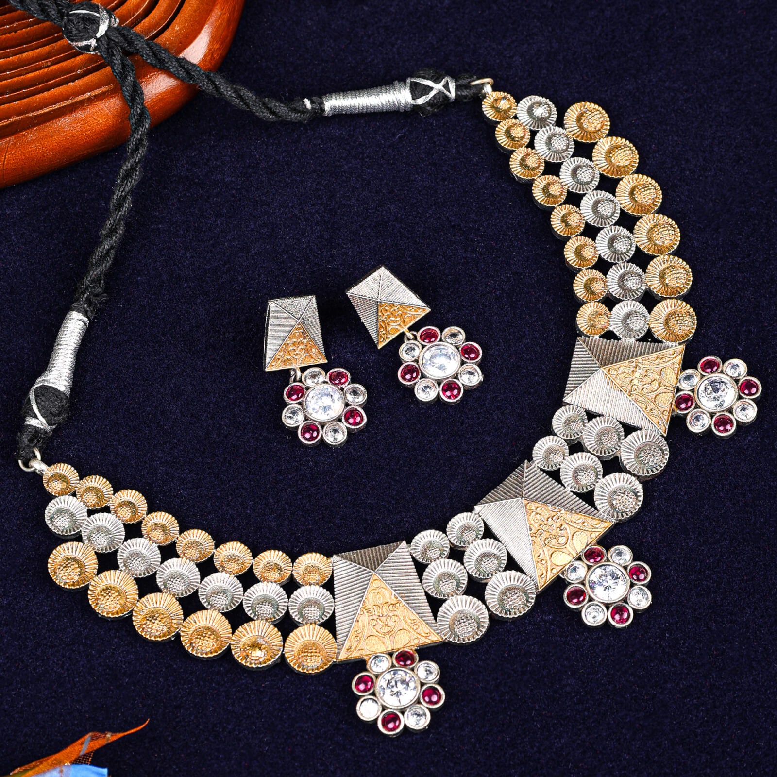 Nazakat dual tone choker