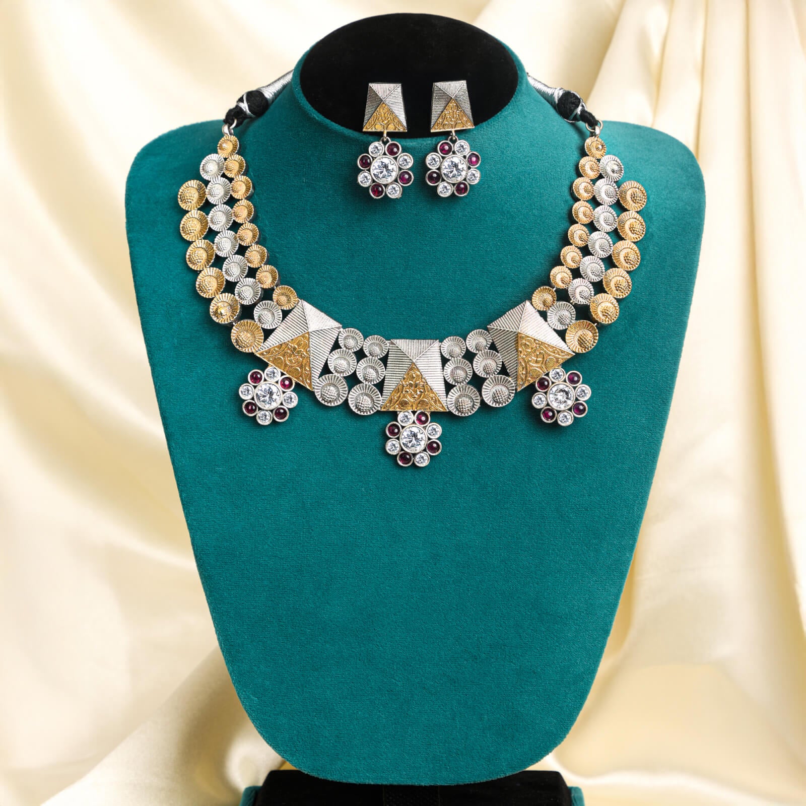 Nazakat dual tone choker