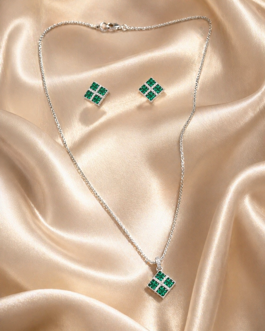 Celestia Green Square Set