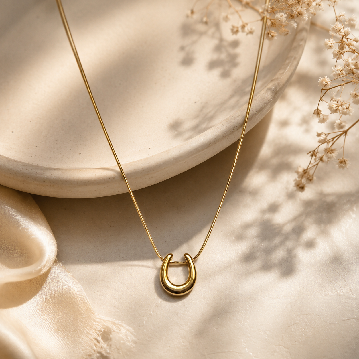 Gold Plated Minimal Horseshoe Pendant Necklace