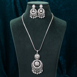 Fancy Rhodium plated pendent set