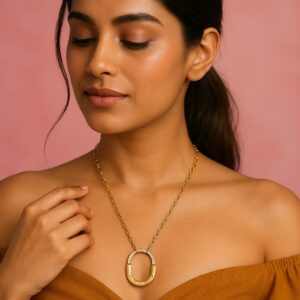 Lock style chain pendent