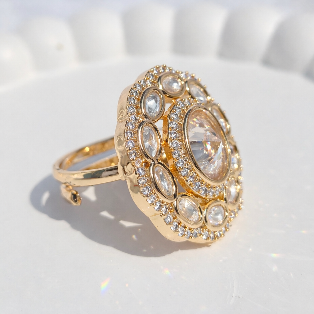 Antique Gold Oval Kundan Statement Adjustable Ring - Image 2